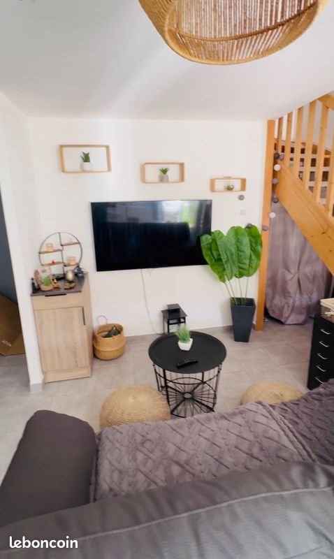 Appartement à louer, 61m², Bernis