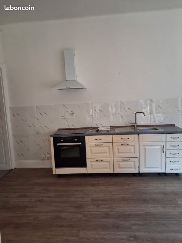 Appartement à louer, 804m², Réhon