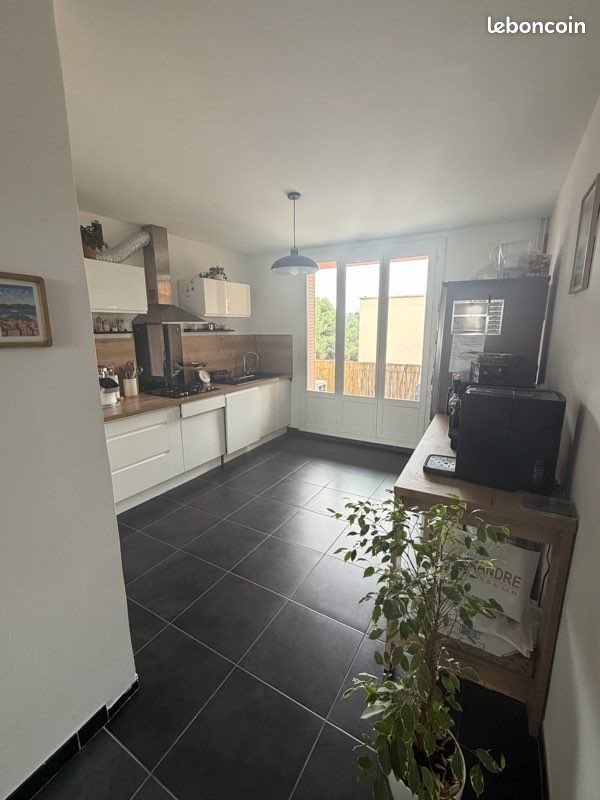 Appartement à louer, 80m², Pont-Saint-Esprit