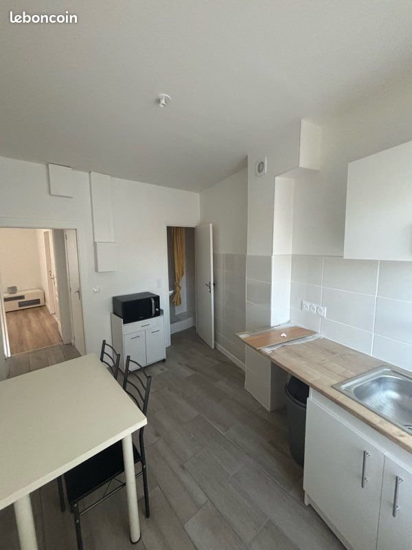 Appartement à louer, 32m², Saint-Max