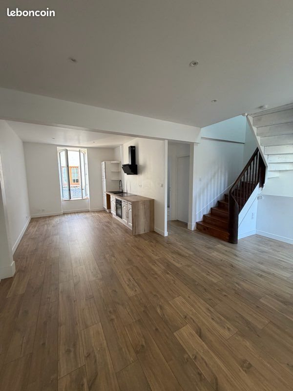 Appartement à louer, 100m², Plomodiern