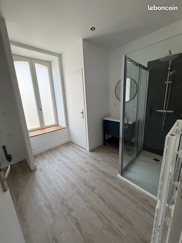 Appartement à louer, 100m², Plomodiern