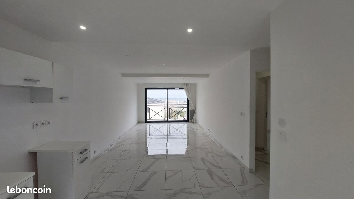 Appartement à louer, 70m², Marseille 15ème