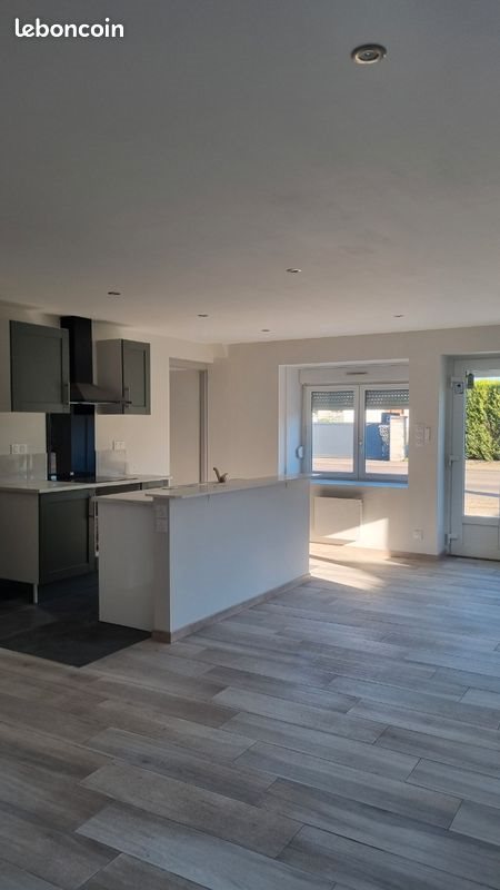 Appartement à louer, 70m², Froideconche