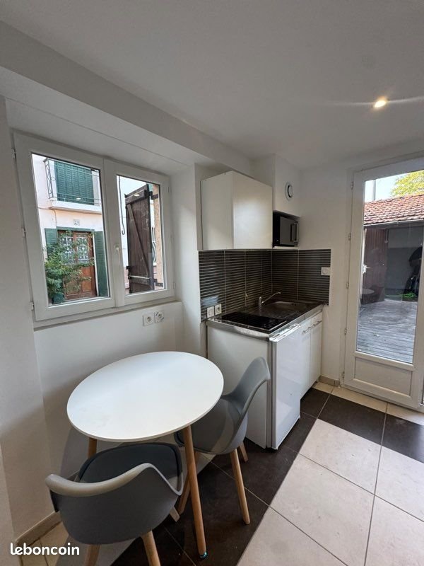 Appartement à louer, 18m², Vénissieux