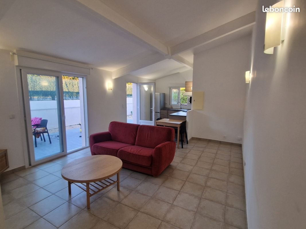 Appartement à louer, 45m², Châteauneuf-le-Rouge