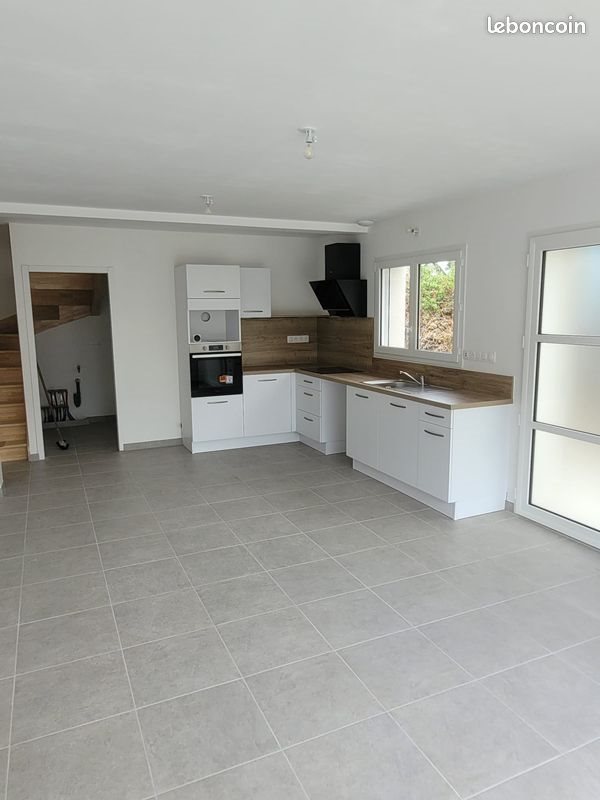 Maison à louer, 82m², Ploudaniel