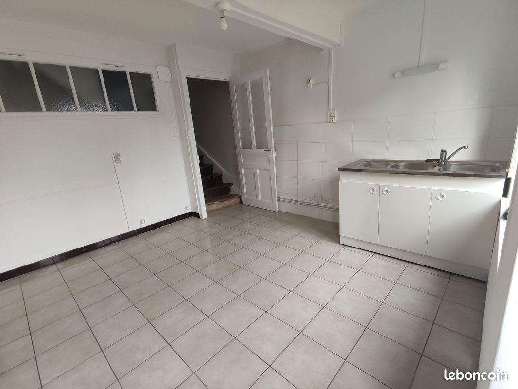 Maison à louer, 102m², Romanèche-Thorins