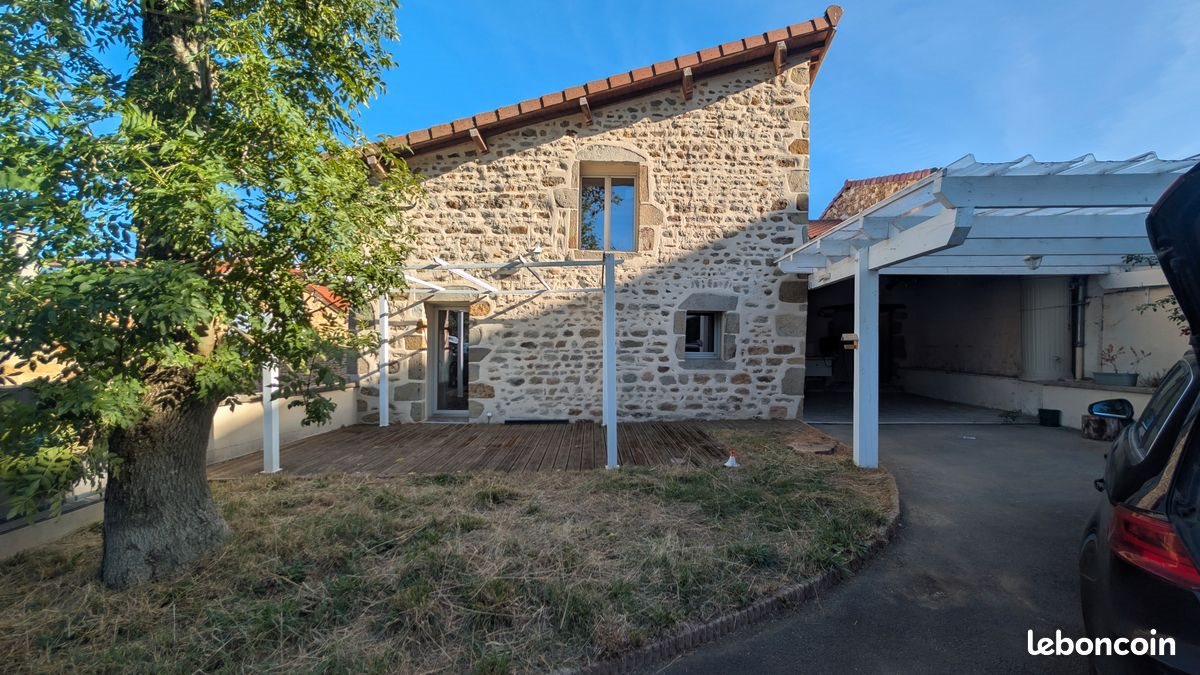 Maison à louer, 160m², Egliseneuve-près-Billom
