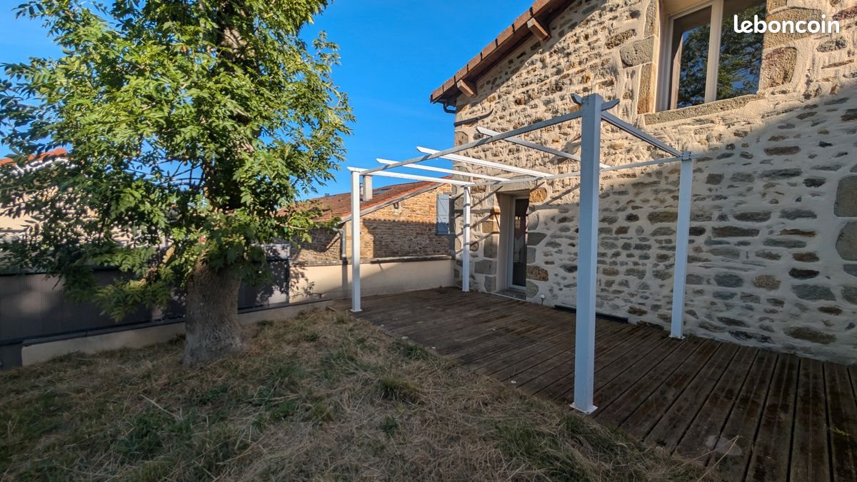 Maison à louer, 160m², Egliseneuve-près-Billom