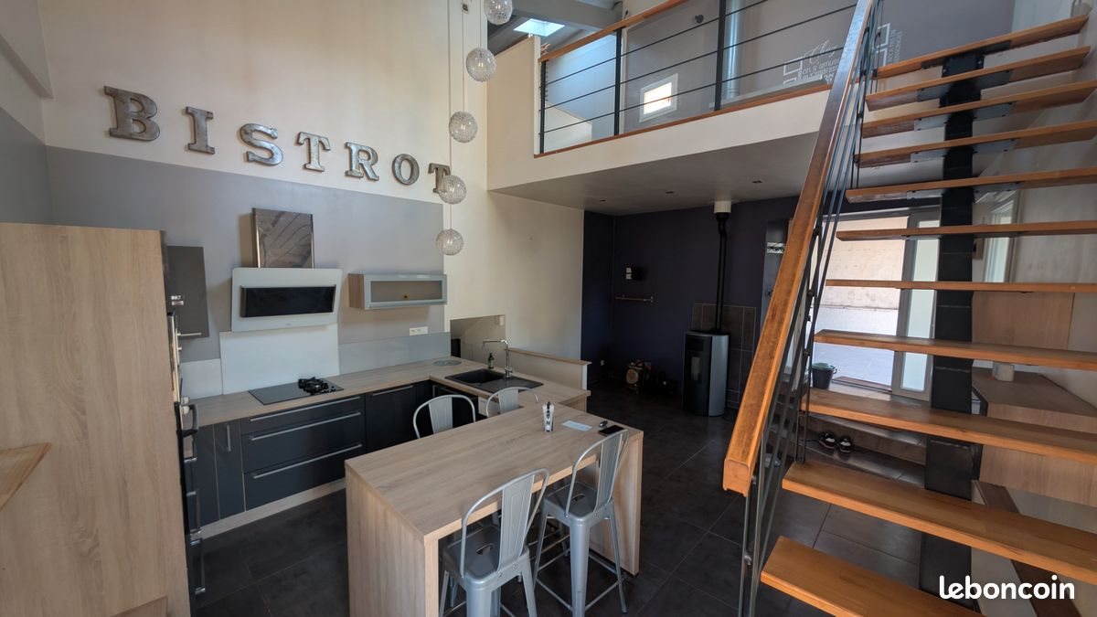 Maison à louer, 160m², Egliseneuve-près-Billom