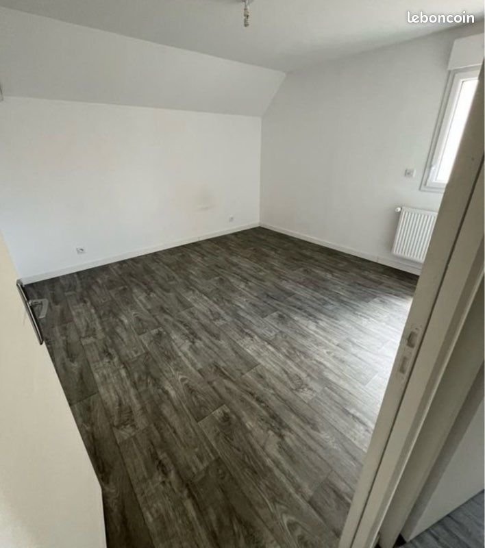 Maison à louer, 75m², Songeons
