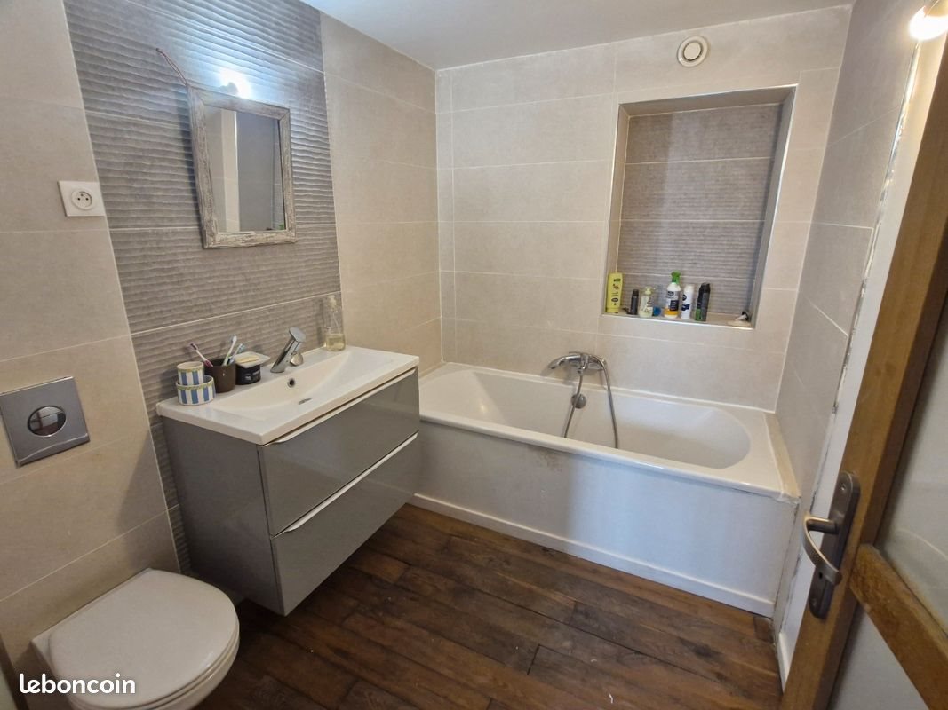 Appartement à louer, 25m², Saintes