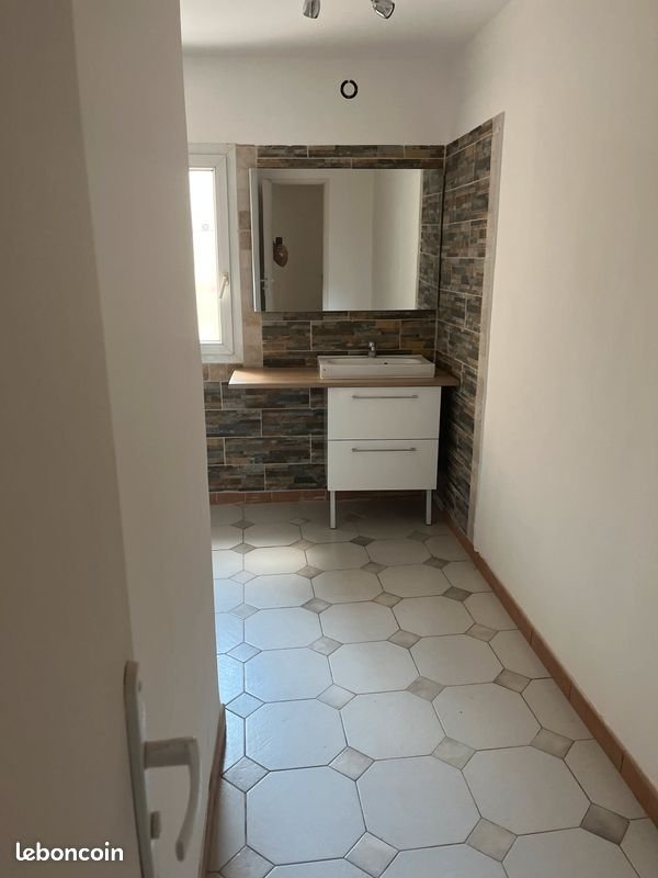 Appartement à louer, 35m², Istres