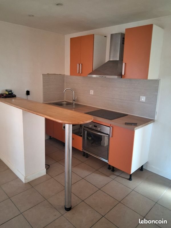Appartement à louer, 40m², Salles