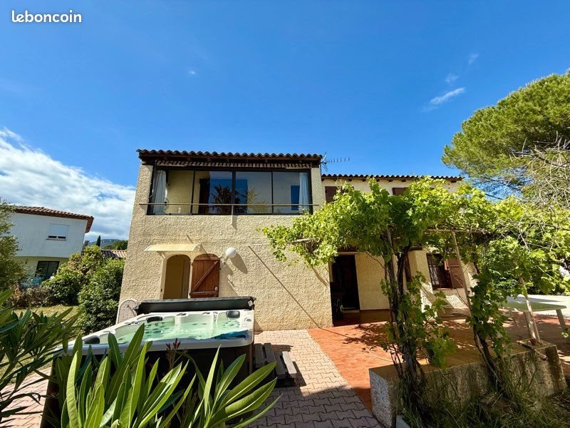Maison à vendre, 154m², Cuers