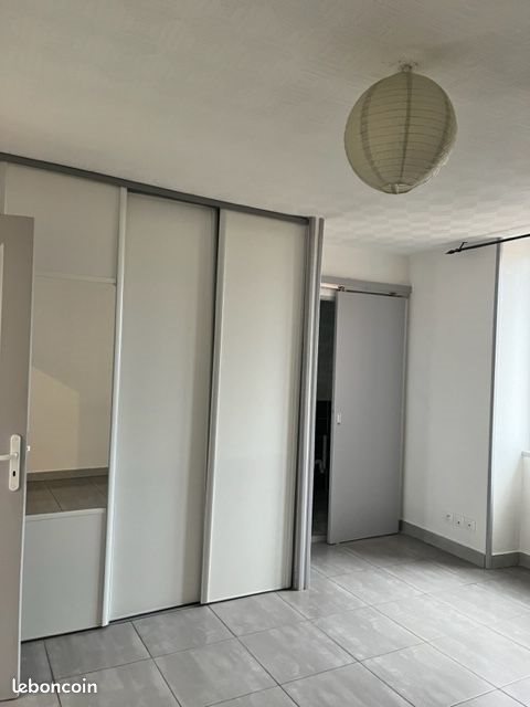 Appartement à louer, 445m², Commentry