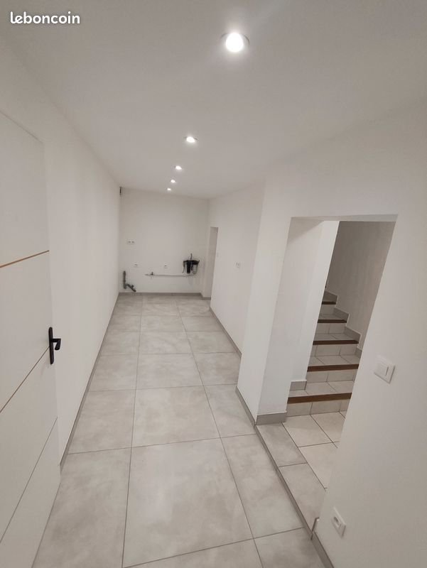 Maison à louer, 100m², Saint-Maximin-la-Sainte-Baume