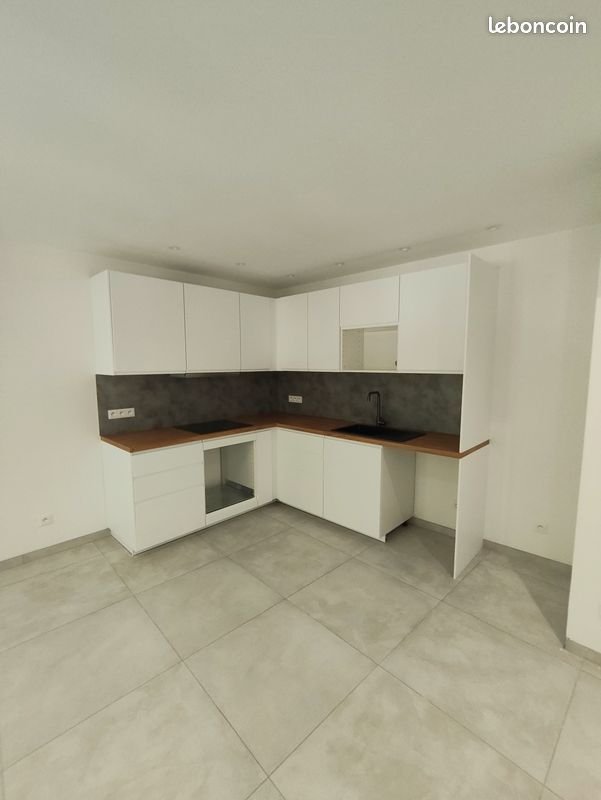 Maison à louer, 100m², Saint-Maximin-la-Sainte-Baume