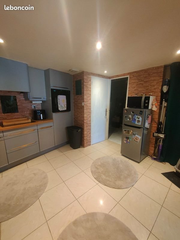 Maison à louer, 76m², Montenay