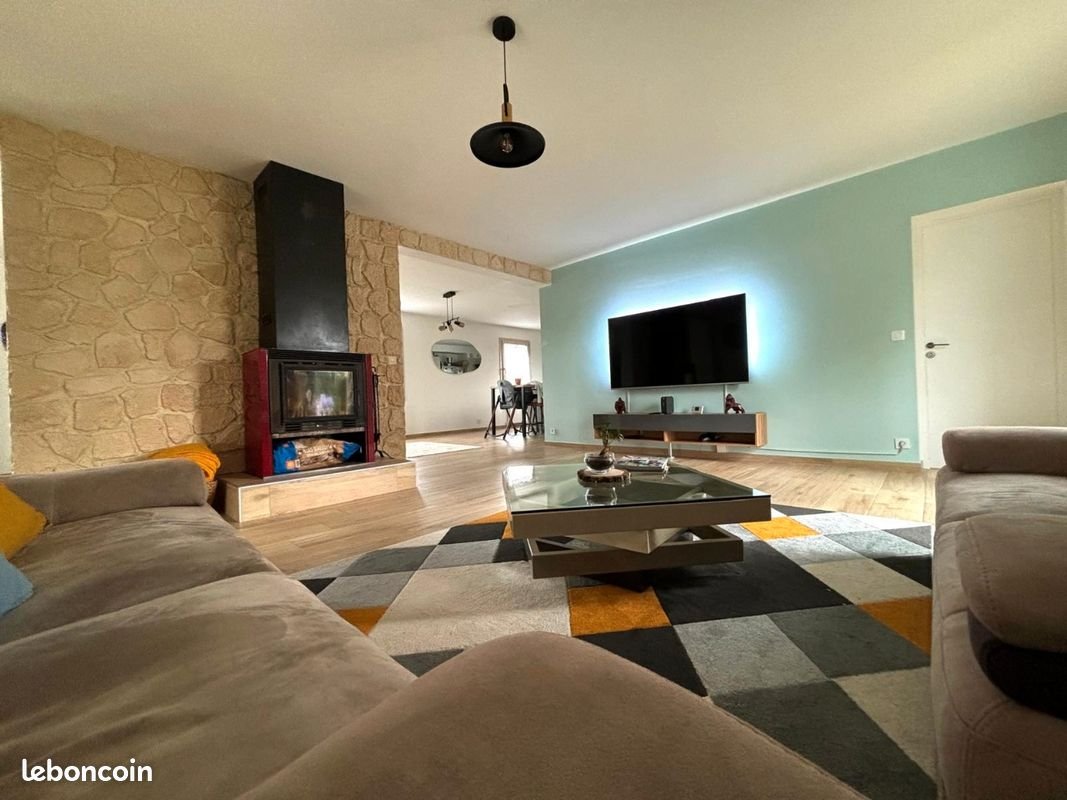 Maison à louer, 182m², Bussac-sur-Charente