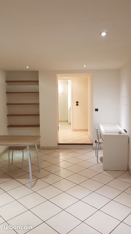 Appartement à louer, 43m², Trets