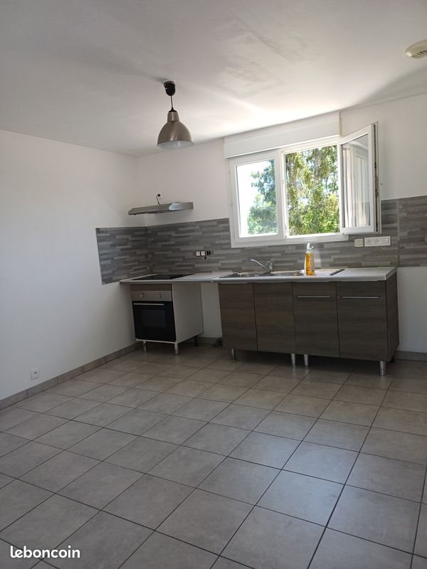 Maison à louer, 90m², Taillebourg