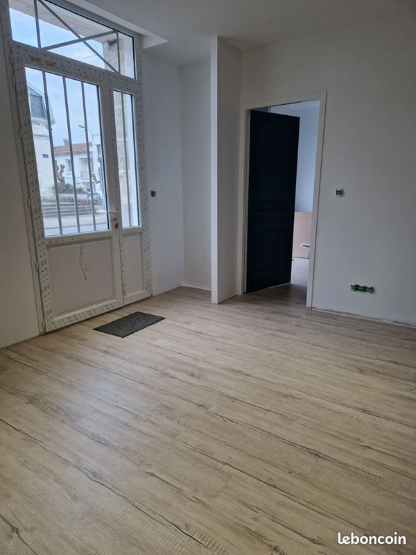 Appartement à louer, 45m², Saint-Aigulin