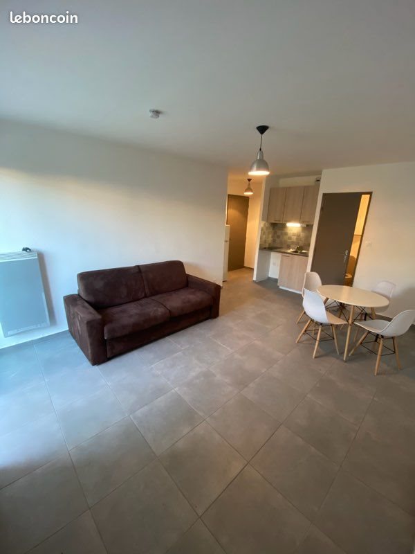 Appartement à louer, 25m², Niort