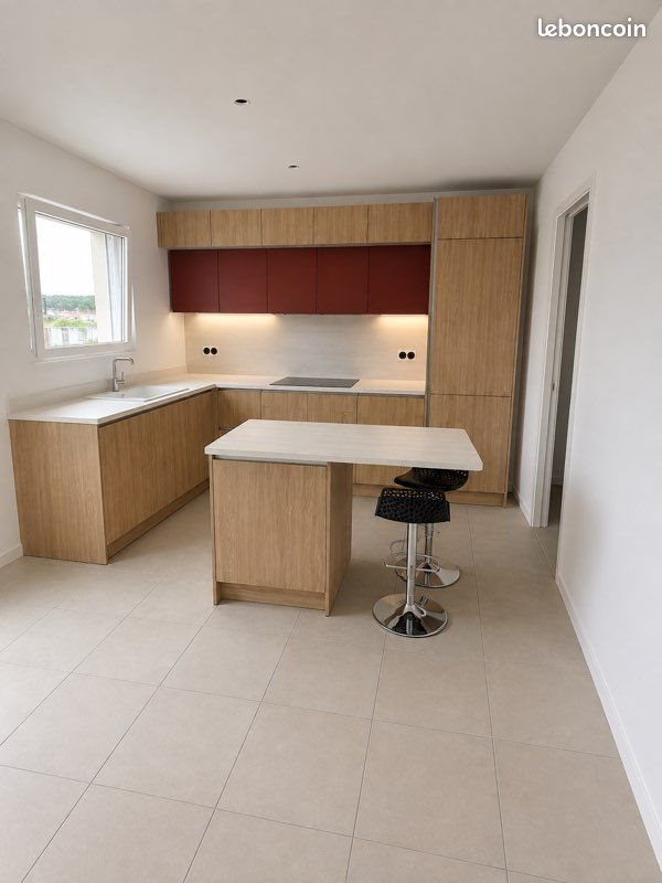 Maison à louer, 80m², Plouvorn