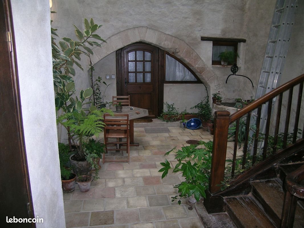 Appartement à louer, 74m², Cordes-sur-Ciel