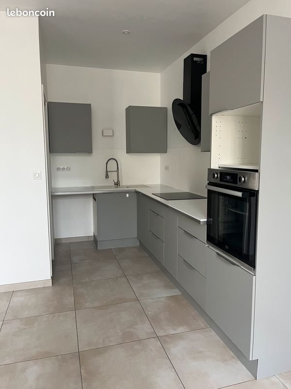 Maison à louer, 70m², Pisany