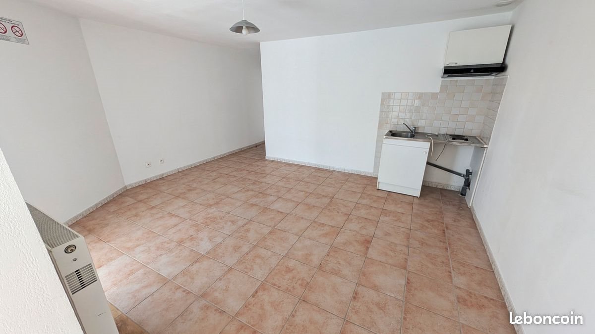 Appartement à louer, 25m², Saintes