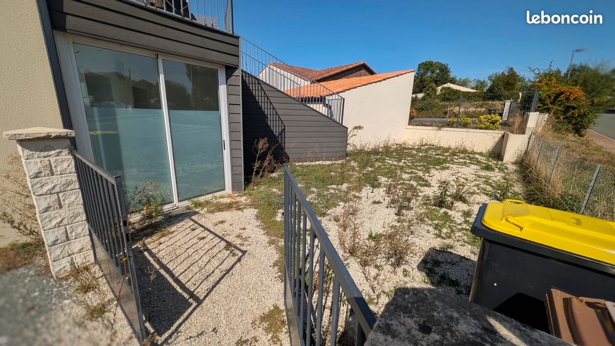 Appartement à louer, 25m², Saintes