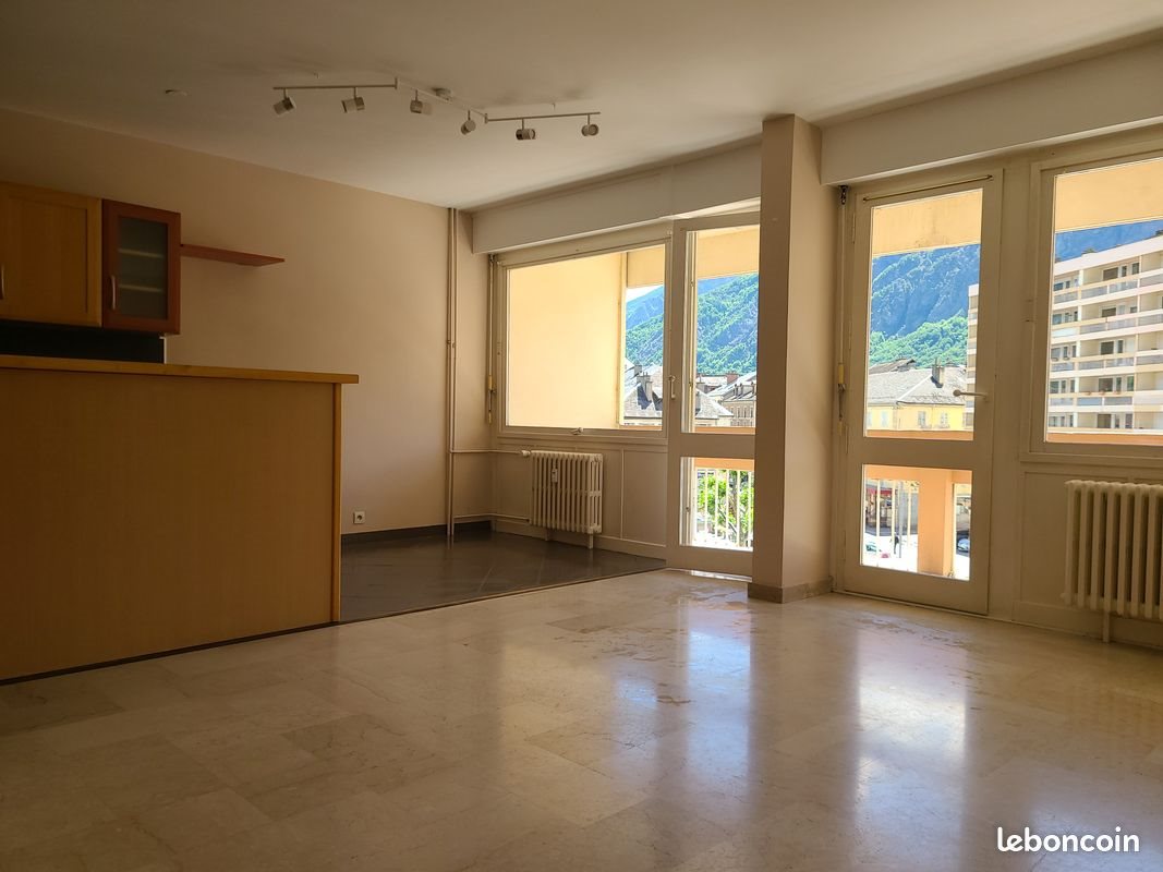 Appartement à louer, 90m², Saint-Jean-de-Maurienne