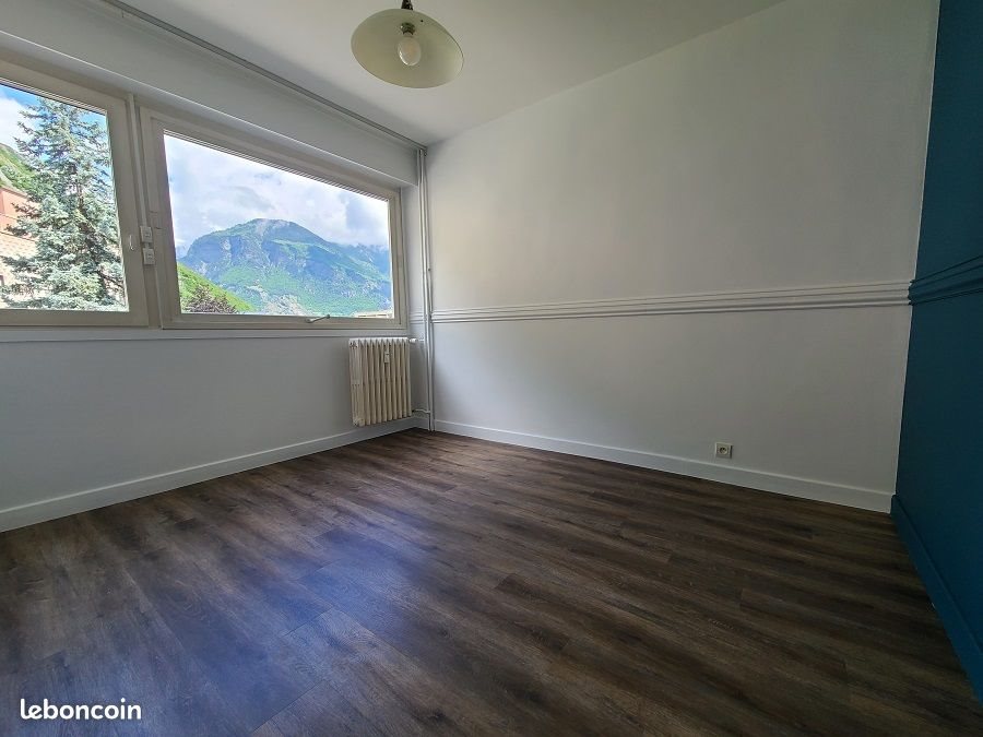 Appartement à louer, 90m², Saint-Jean-de-Maurienne