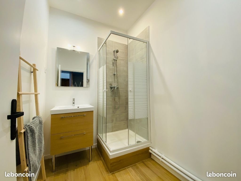 Appartement à louer, 16m², Courbevoie