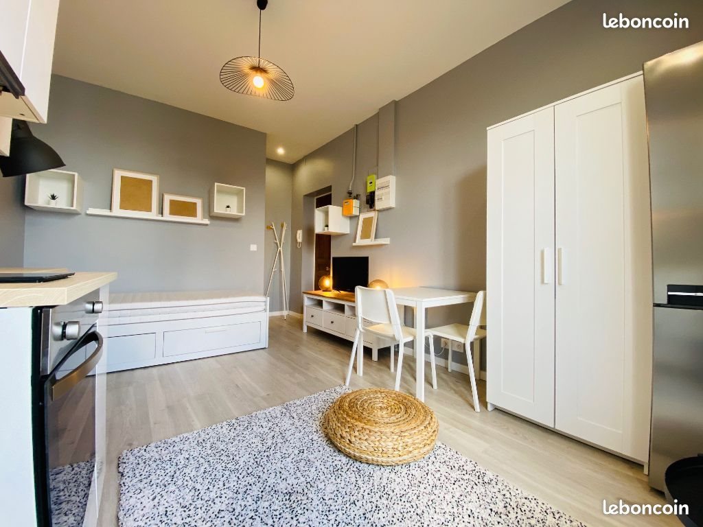 Appartement à louer, 16m², Courbevoie