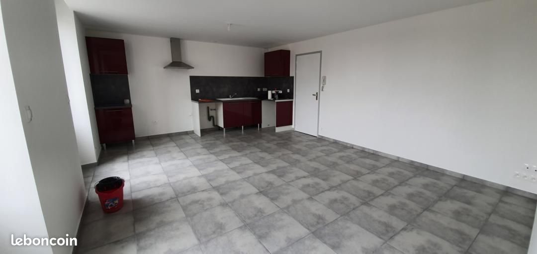 Appartement à louer, 80m², Saint-Genis-de-Saintonge