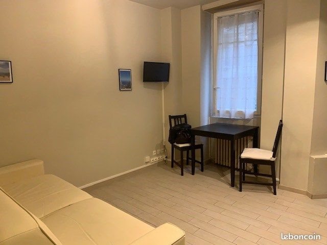 Appartement à louer, 21m², Evry