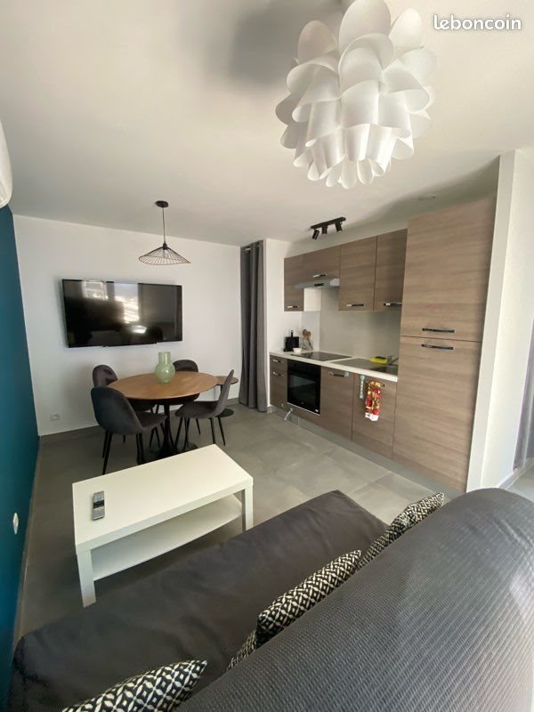 Appartement à louer, 40m², Simiane-Collongue
