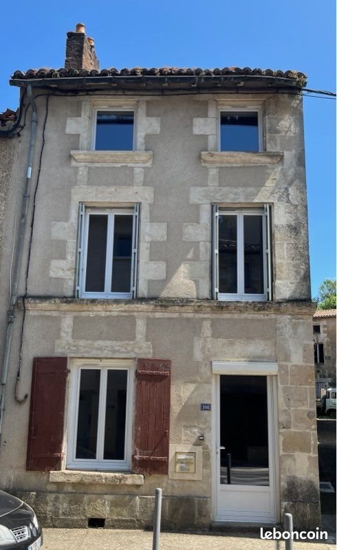 Maison à louer, 134m², Lusignan
