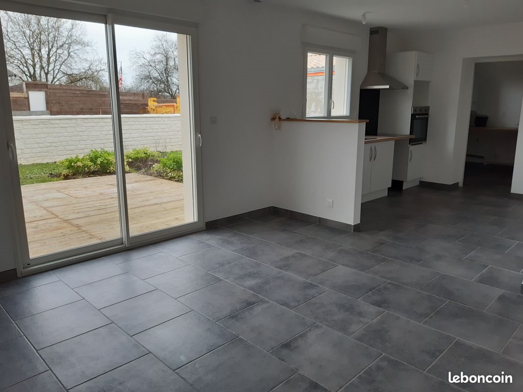 Maison à louer, 90m², Nieuil-l'Espoir