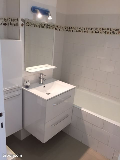 Appartement à louer, 62m², Antibes
