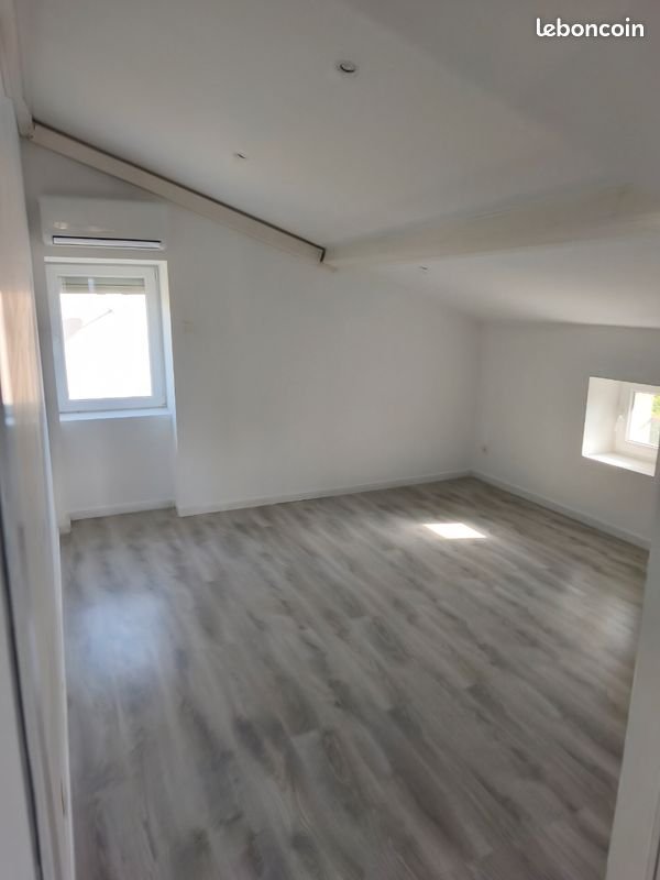 Appartement à louer, 55m², Unieux