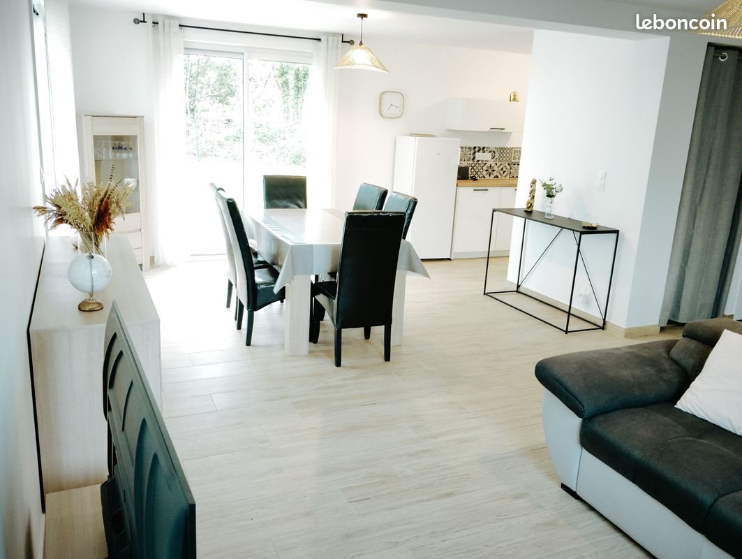Maison à louer, 111m², Péaule