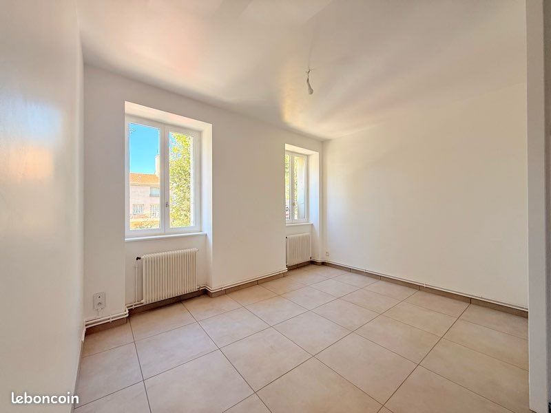 Appartement à louer, 45m², Montbrison