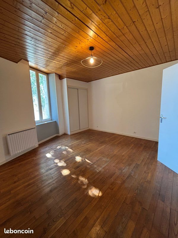 Maison à louer, 80m², Villegly