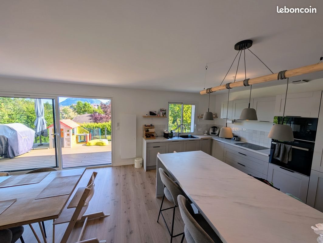 Maison à louer, 180m², Poisy