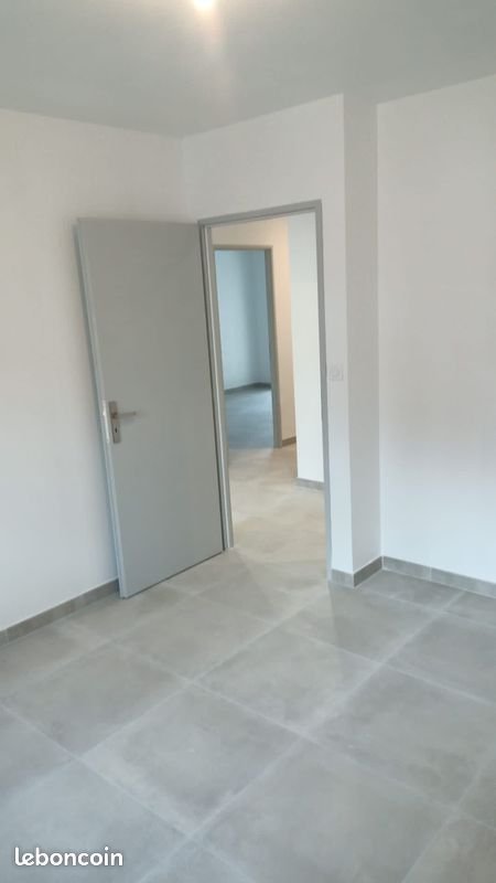 Maison à louer, 77m², Meynes